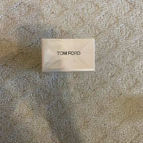 Tom Ford Fragrance in Elegant Cream Box - Picture 3 of 5